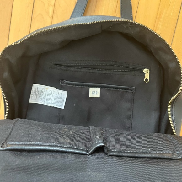 GAP backpack - Picture 2 of 2